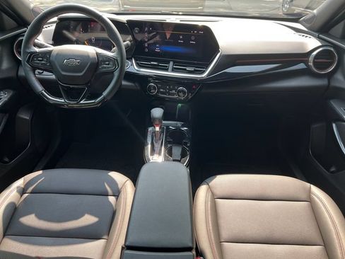 Used 2025 Chevrolet Trax RS w/ Driver Confidence Package FWD image 23