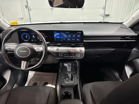 Used 2025 Hyundai Kona SEL AWD/4WD image 16