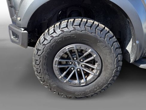 Used 2019 Ford F150 Raptor w/ Equipment Group 802A Luxury AWD/4WD image 9