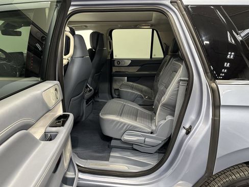 Used 2020 Lincoln Navigator L Black Label w/ Cargo Convenience Package image 27