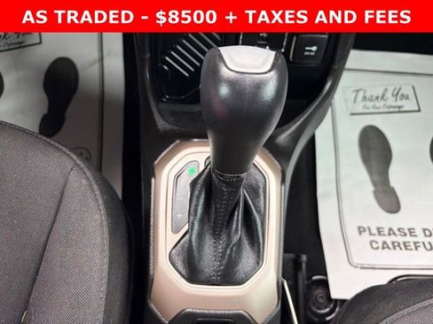 Used 2017 Jeep Renegade Latitude w/ Safety & Security Group FWD image 24