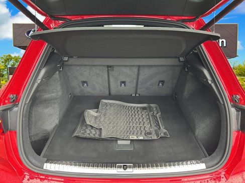 Used 2024 Audi Q3 2.0T Premium Plus image 13
