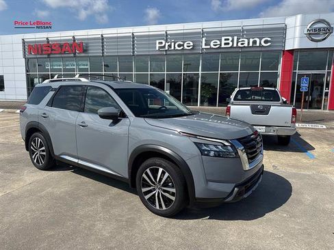 Used 2025 Nissan Pathfinder Platinum w/ Cargo Package FWD image 1