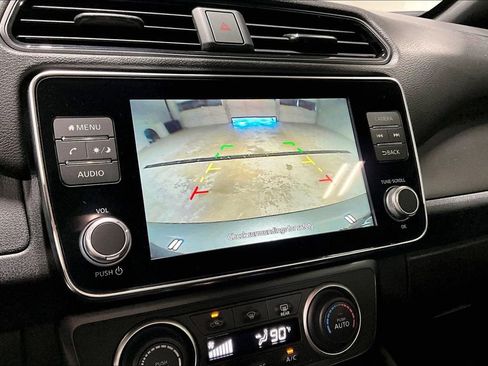 Used 2025 Nissan Leaf S image 29