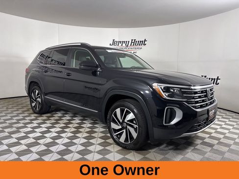 Used 2025 Volkswagen Atlas SEL image 4