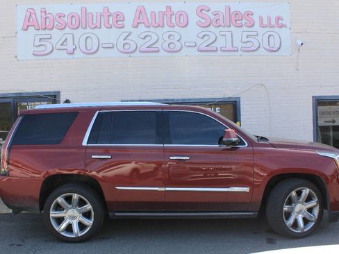 Used 2016 Cadillac Escalade Premium image 1