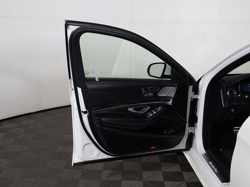 Used 2019 Mercedes-Benz S 560 4MATIC Sedan image 25