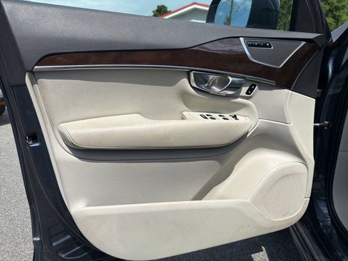 Used 2019 Volvo XC90 T6 Momentum w/ Advanced Package AWD/4WD image 15