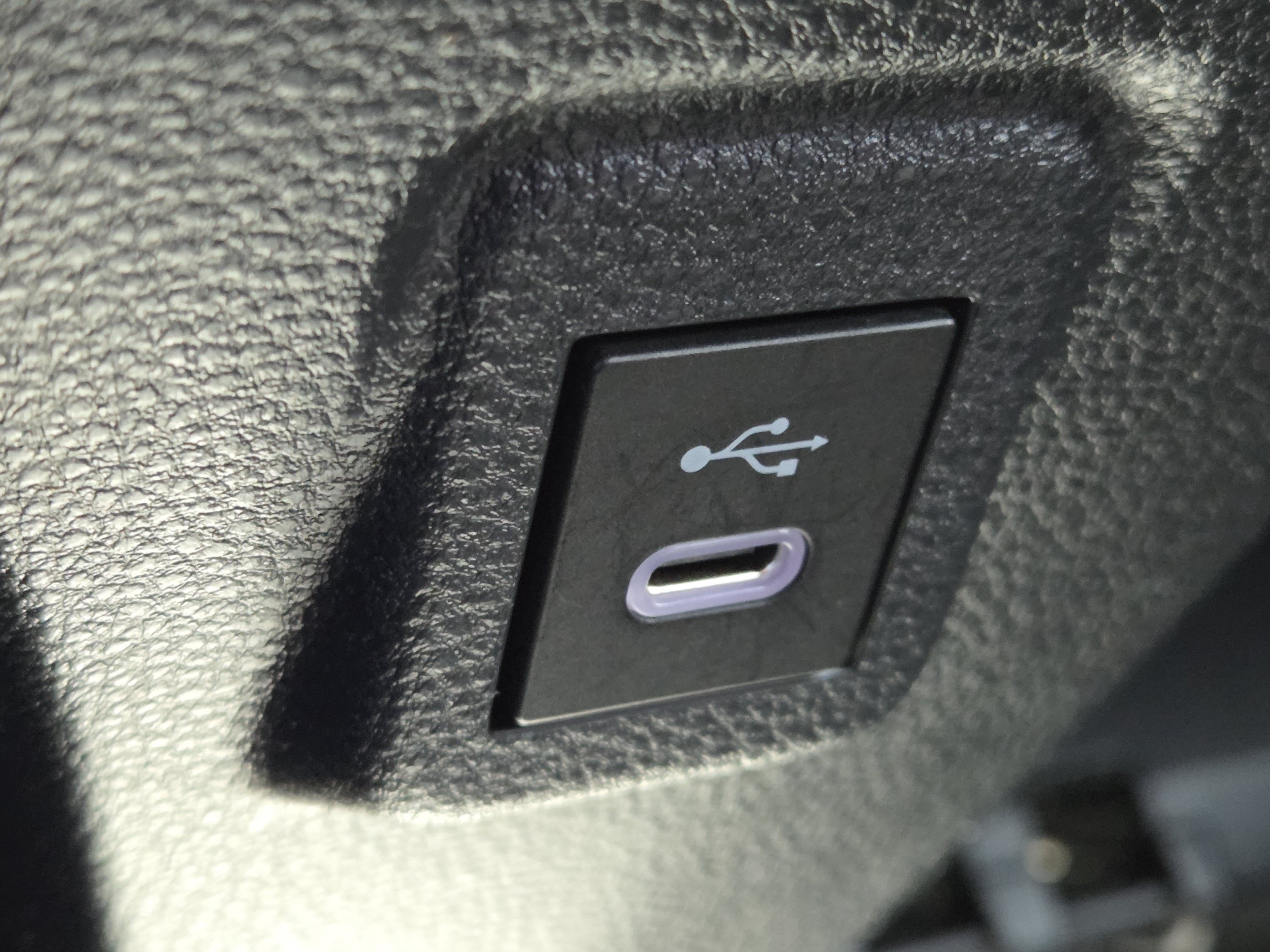 Used 2023 Toyota Corolla LE w/ Carpet Mat Package (TMS) FWD image 32