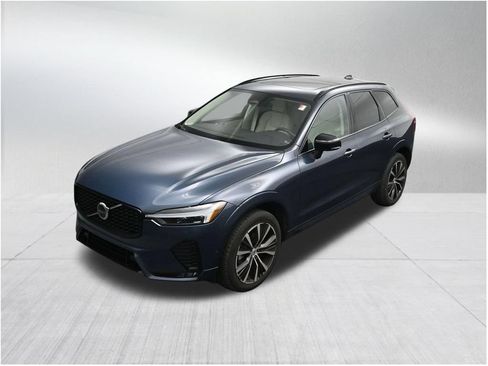 Used 2024 Volvo XC60 B5 Plus AWD/4WD image 14