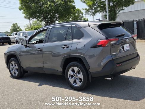 Used 2022 Toyota RAV4 XLE w/ Convenience Package AWD/4WD image 3