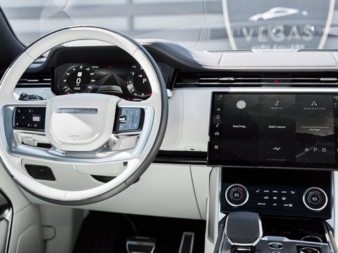 Used 2023 Land Rover Range Rover SE image 50