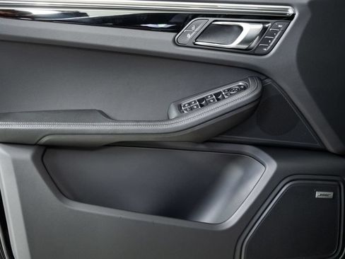 New 2026 Porsche Macan AWD/4WD image 6