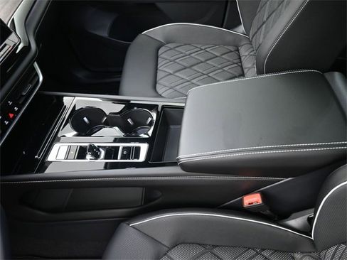 New 2026 Volkswagen Atlas SEL Premium R-Line image 9