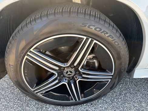 Certified 2025 Mercedes-Benz GLE 350 4MATIC image 15