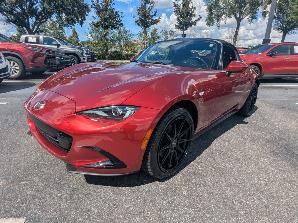 Used 2024 MAZDA MX-5 Miata Grand Touring RWD image 16