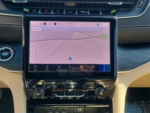 New 2025 Jeep Grand Cherokee Limited image 27