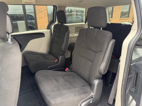 Used 2015 Dodge Grand Caravan SE w/ Quick Order Package 29E SE image 12