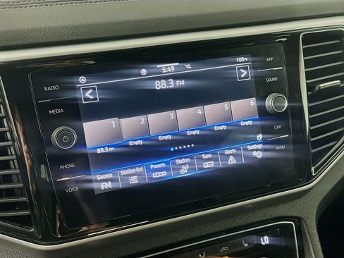 Used 2022 Volkswagen Atlas Cross Sport SE FWD image 19
