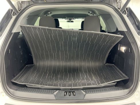 Used 2021 Ford Explorer XLT image 23