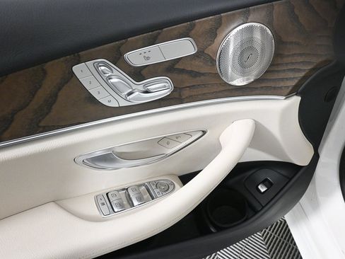 Used 2022 Mercedes-Benz E 350 Sedan image 8