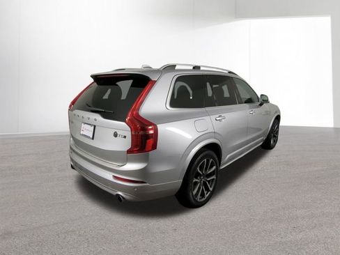 Used 2019 Volvo XC90 T5 Momentum w/ Multimedia Package image 14