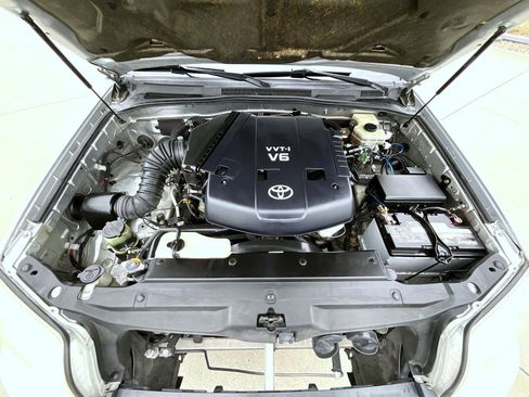 Used 2004 Toyota 4Runner SR5 image 26