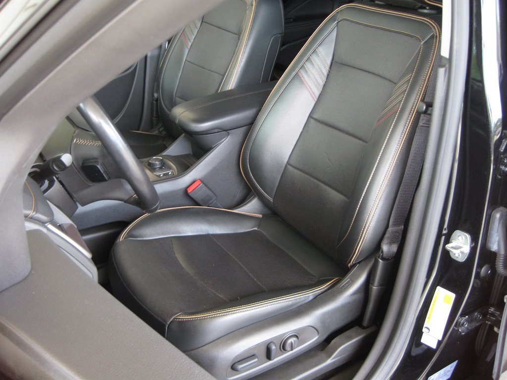 Used 2022 GMC Terrain AT4 AWD/4WD image 13