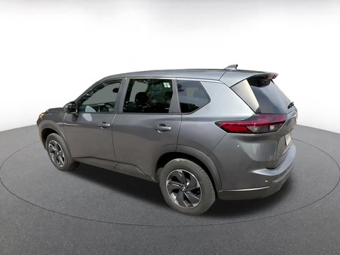 Used 2025 Nissan Rogue SV FWD image 8