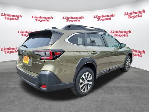 Used 2025 Subaru Outback Premium AWD/4WD image 23
