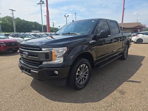Used 2020 Ford F150 XLT w/ Equipment Group 302A Luxury AWD/4WD image 3