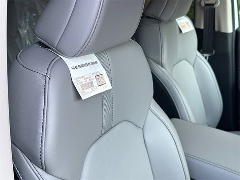 New 2025 Honda Pilot EX-L image 10