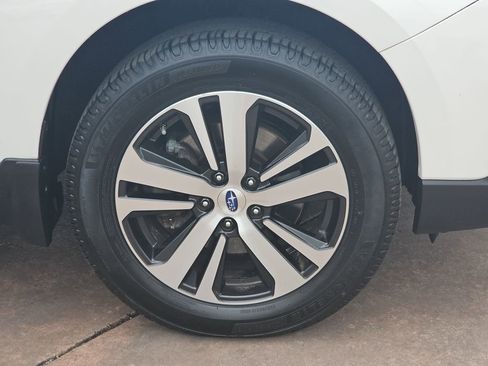 Used 2018 Subaru Outback 2.5i Limited image 39