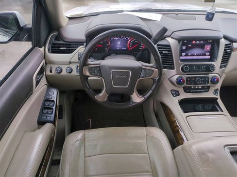 Used 2015 GMC Yukon XL Denali image 17