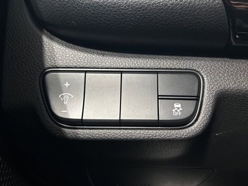 Certified 2024 Kia Seltos X-Line image 22