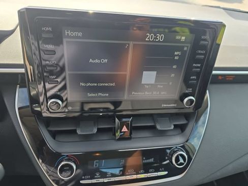 Used 2022 Toyota Corolla LE FWD image 21