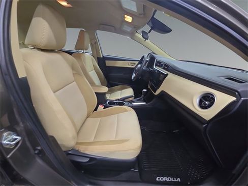 Used 2017 Toyota Corolla LE image 19
