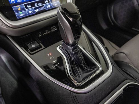 Used 2023 Subaru Outback Limited image 31