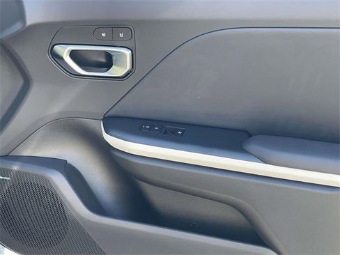 New 2025 Kia K4 GT-Line image 12