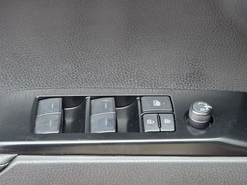 Used 2025 Toyota Camry XSE FWD image 27