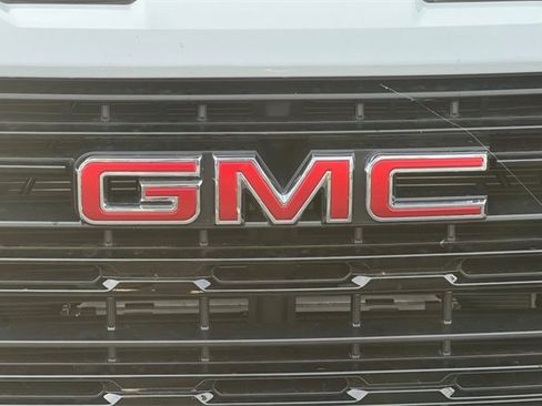 Used 2025 GMC Sierra 1500 Elevation image 38