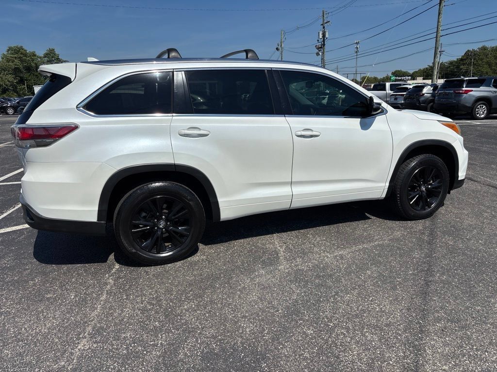 Used 2016 Toyota Highlander XLE FWD image 8