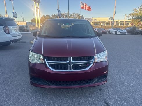 Used 2019 Dodge Grand Caravan SE w/ UConnect Hands-Free Group image 3