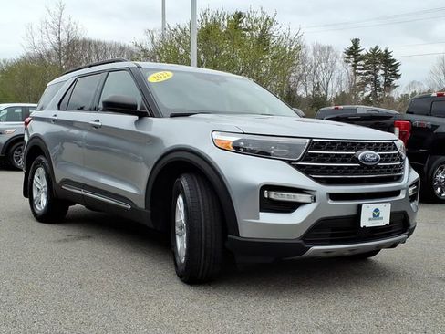 Used 2022 Ford Explorer XLT w/ Equipment Group 202A AWD/4WD image 6