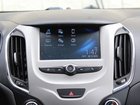 Used 2017 Chevrolet Cruze LS image 20