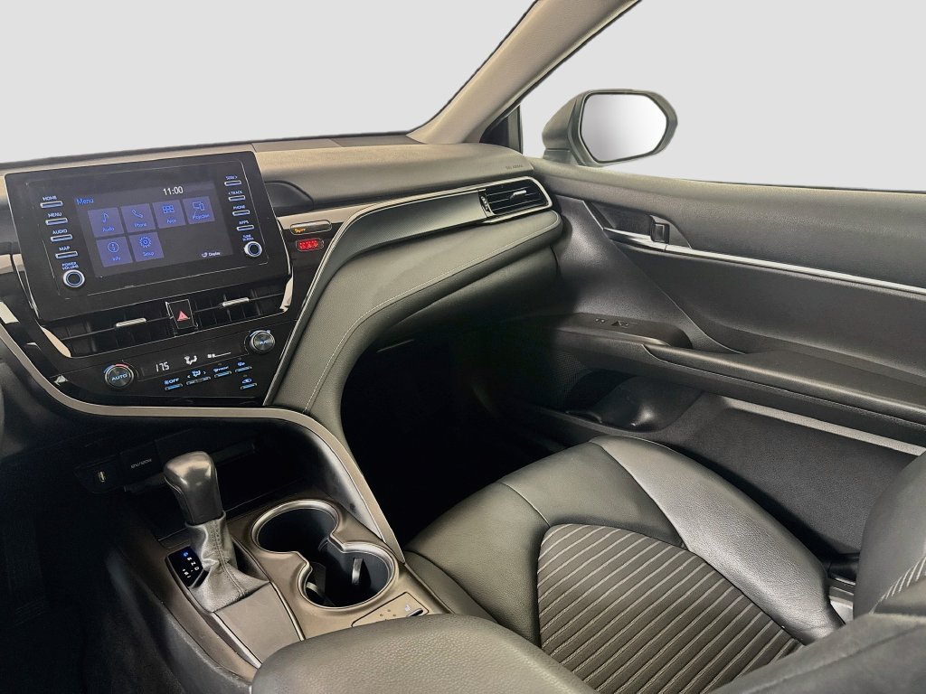 Used 2022 Toyota Camry SE FWD image 25