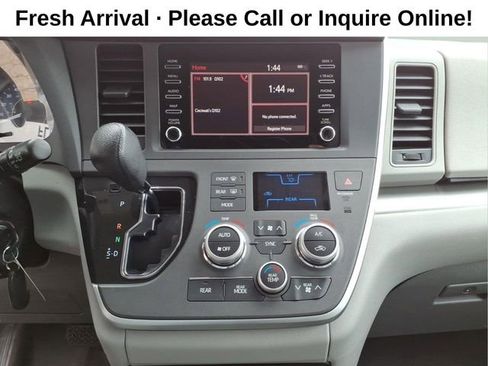 Used 2020 Toyota Sienna L FWD image 18