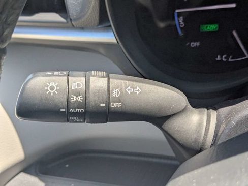 Used 2024 Toyota Sienna XLE FWD image 27
