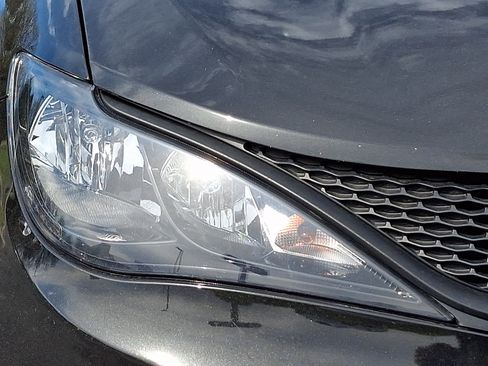 Used 2024 Chrysler Voyager LX FWD image 9
