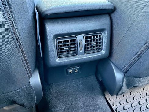 Used 2025 Toyota Camry LE AWD/4WD image 10